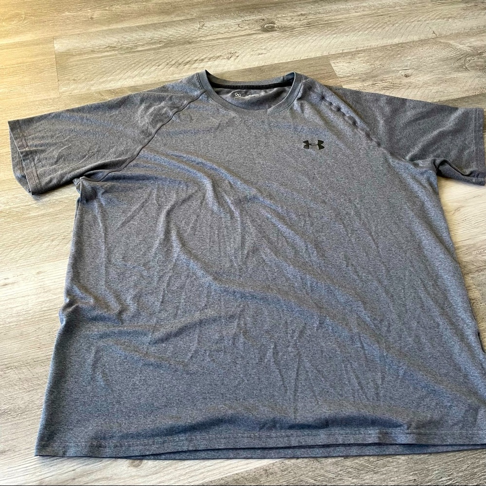 S O L D | Men’s Under Armour T-Shirt